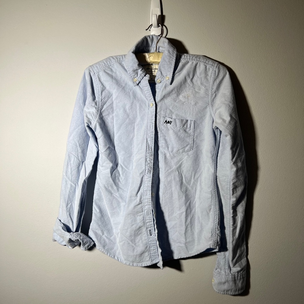 Business casual button down shirt